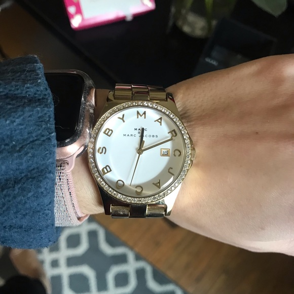 Marc Jacobs Henry Gold Crystal Watch MBM3045 - Picture 4 of 7